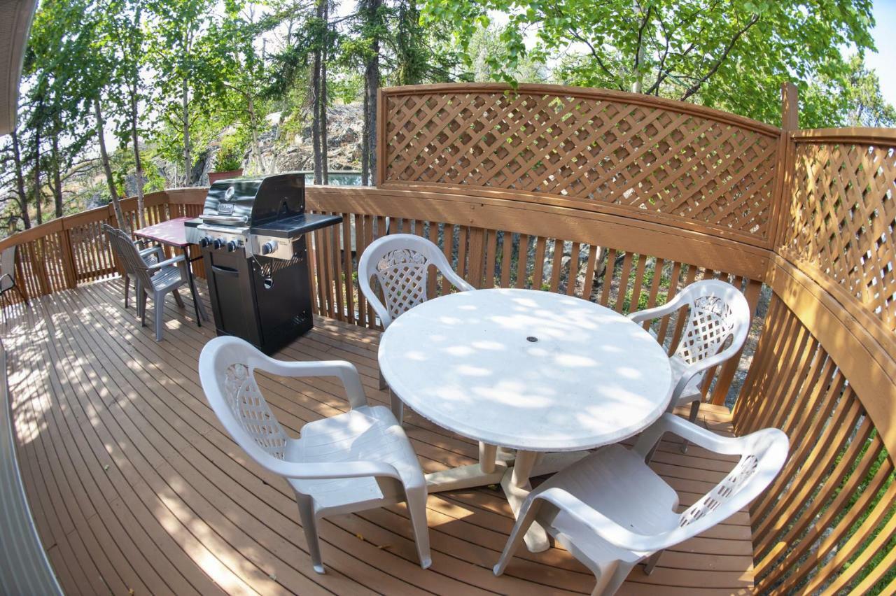 Tiga Bed And Breakfast Yellowknife Eksteriør billede