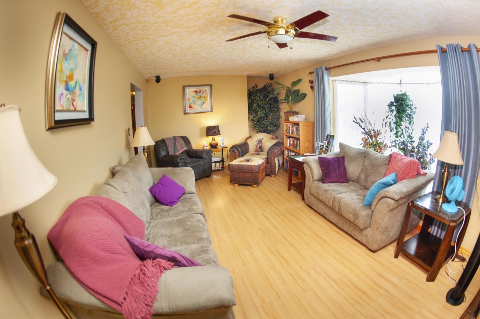 Tiga Bed And Breakfast Yellowknife Eksteriør billede