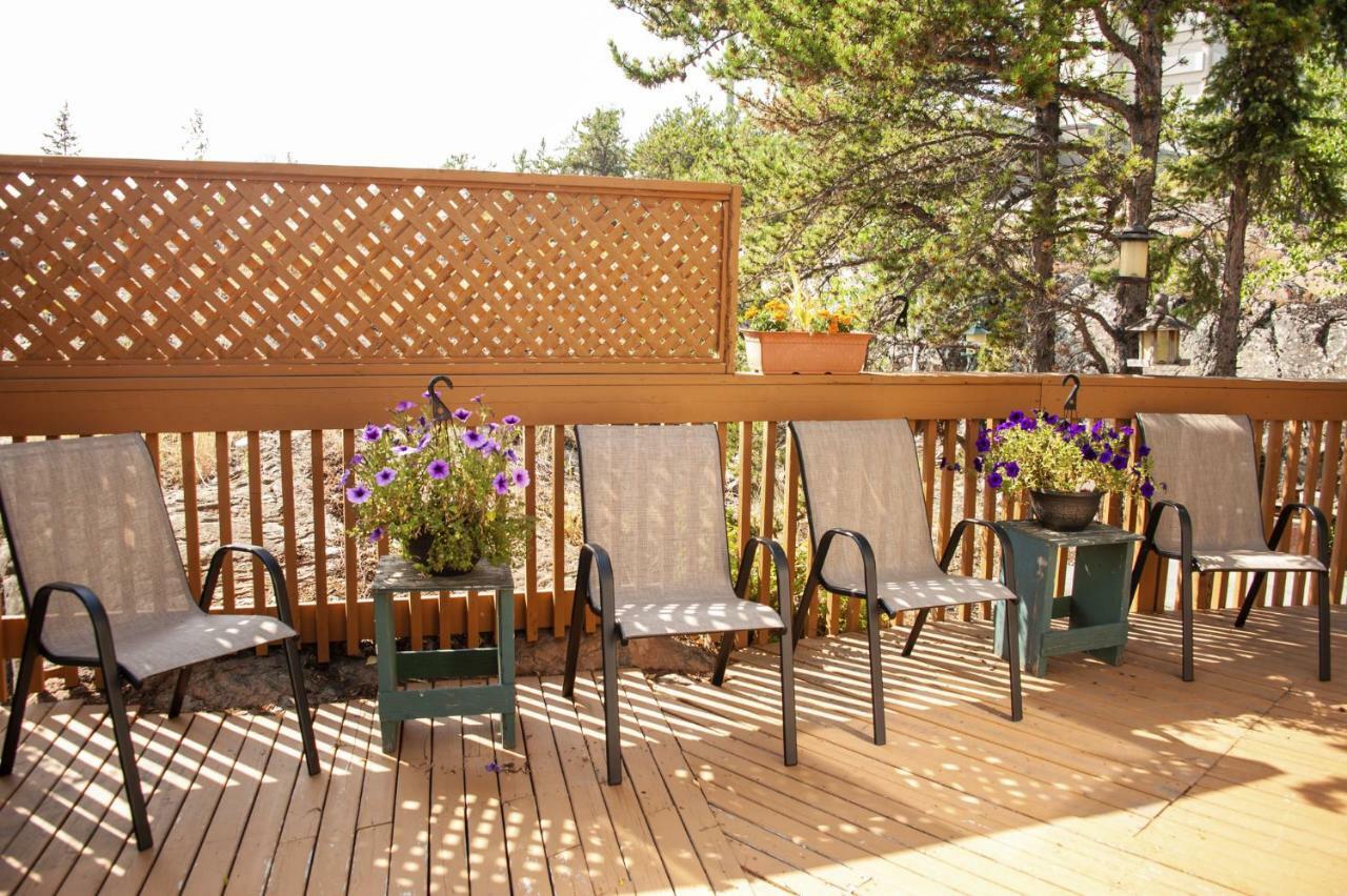 Tiga Bed And Breakfast Yellowknife Eksteriør billede