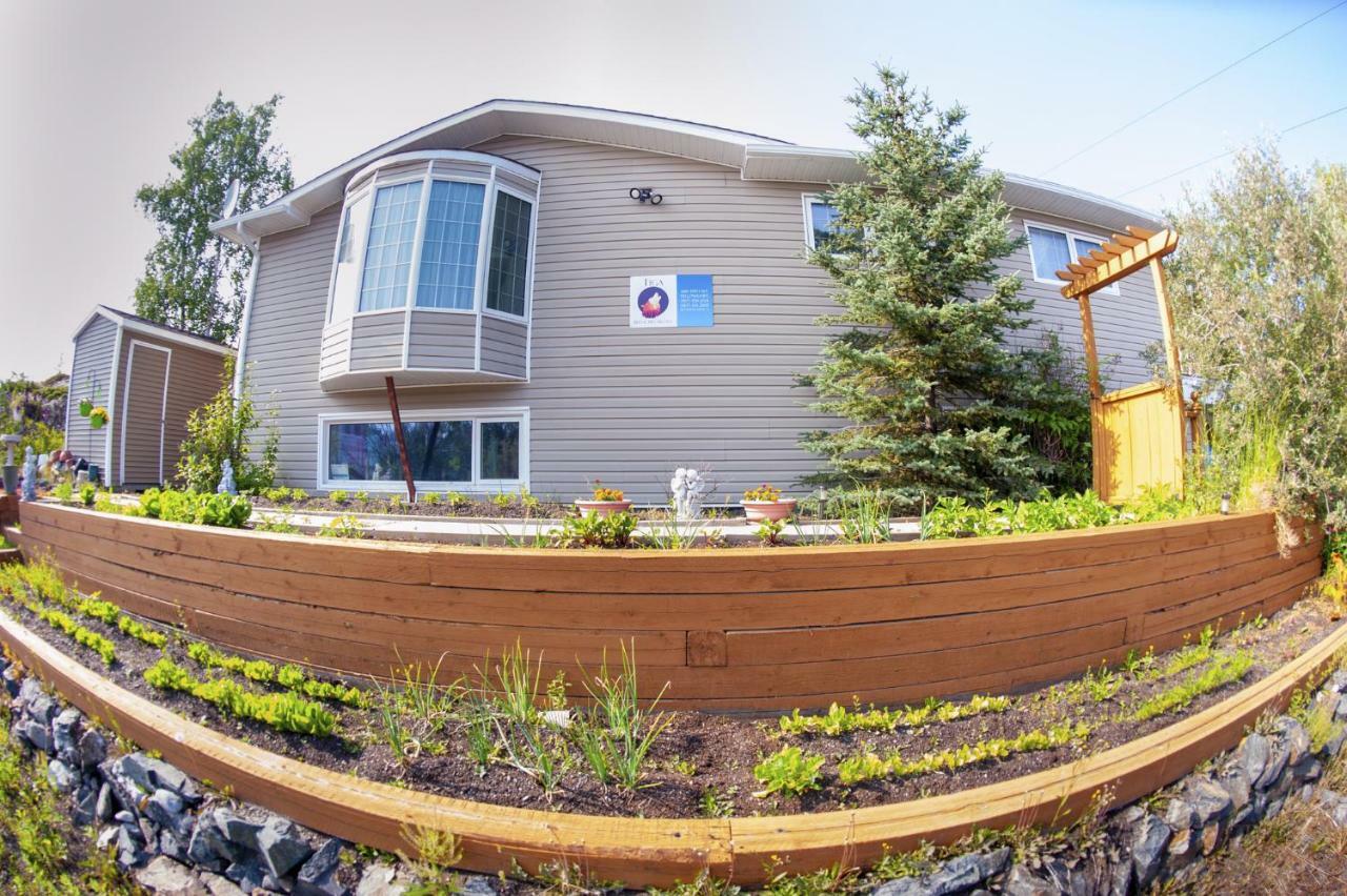 Tiga Bed And Breakfast Yellowknife Eksteriør billede